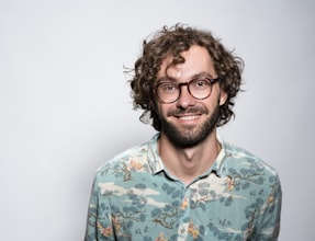 Guy Hawkins, Patólogo