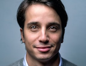 Ralph Edwards, Oftalmólogo