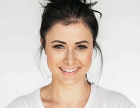 Jenny Wilson, Médico Senior